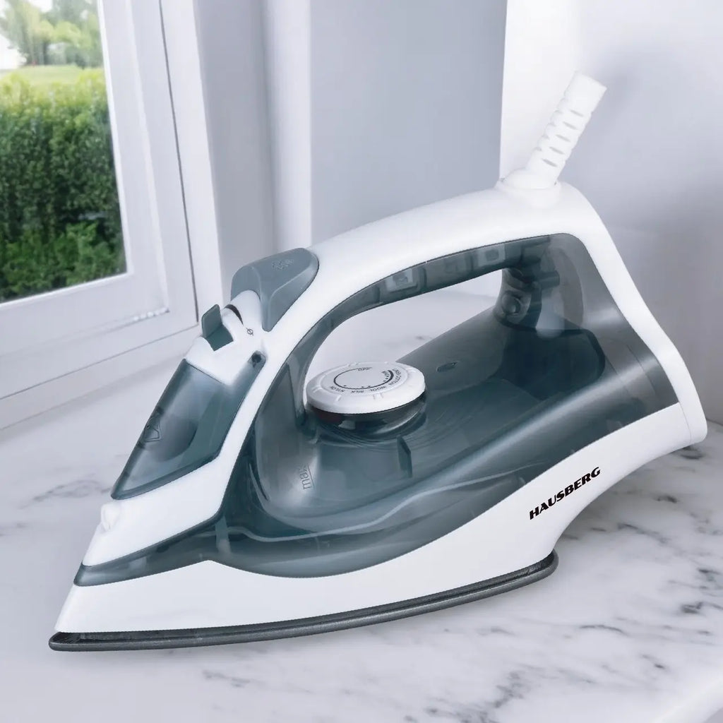 Fier de calcat Hausberg HB-7850GR, 1300W, talpa invelis ceramic, abur vertical, calcare uscata, autocuratare, pulverizare, rezervor 130ml, Gri
